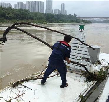 来宾分中心航标员全力奋战一线 力保汛期通航安全